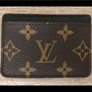 New- Louis Vuitton card case. Authentic!